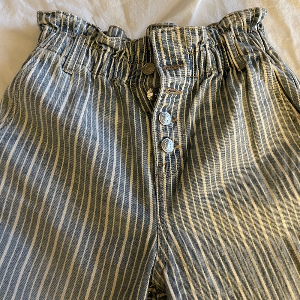American Eagle mom jeans